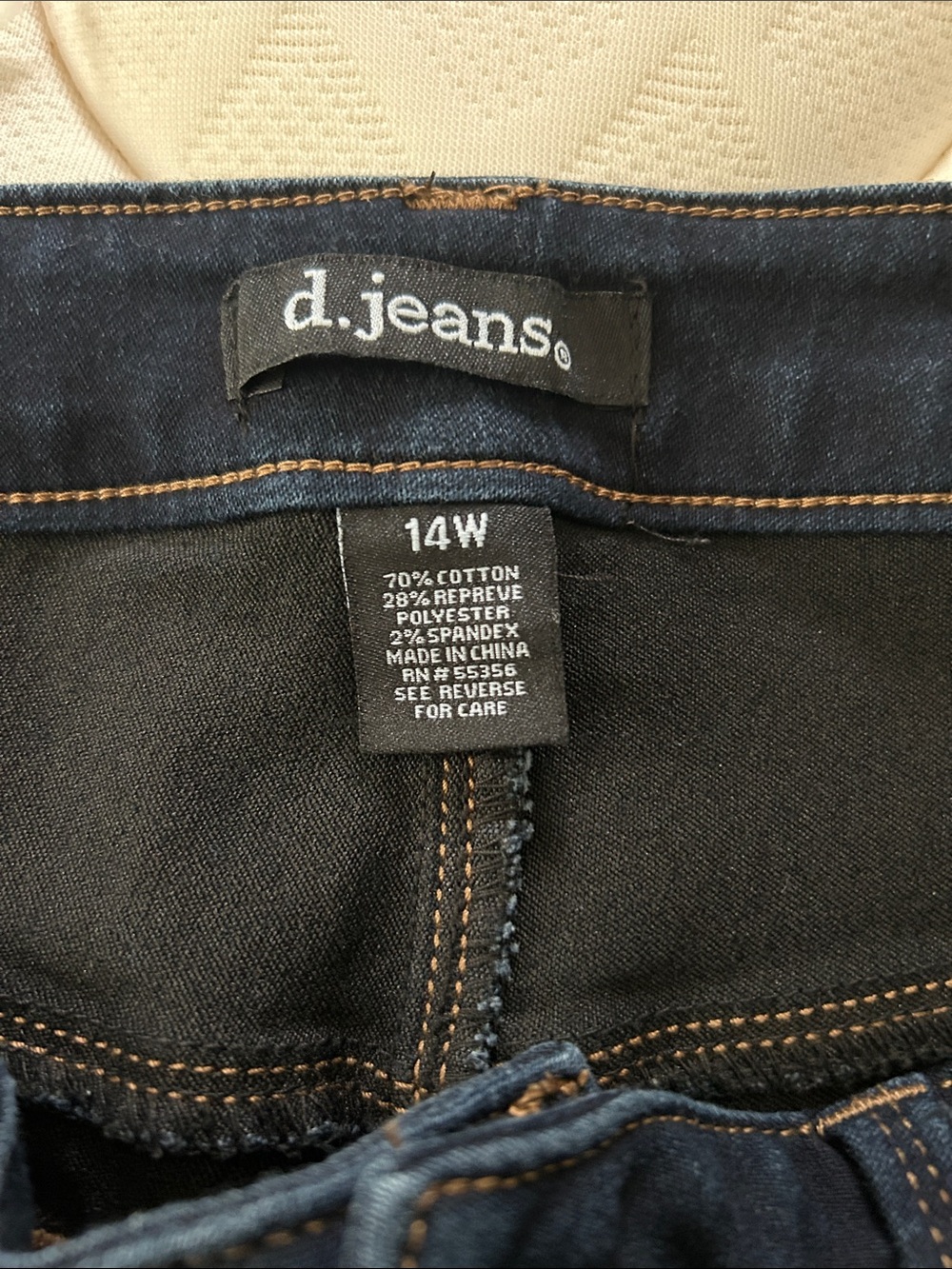 d. jeans Dark Blue Denim Capris with Contrast Stitching - Picture 3 of 5